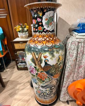 Maestoso Vaso Monumentale in Porcellana Cinese