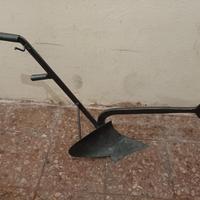 Aratro agricolo 