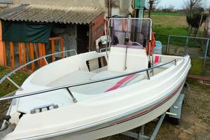 Barca a motore open 18