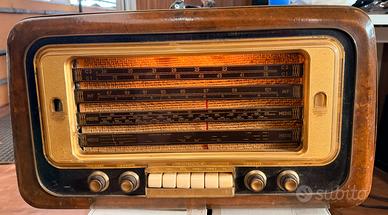 Radio Phonola vintage a valvole anni ’50