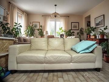Divano vera pelle beige tre posti