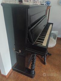 piano forte a muro