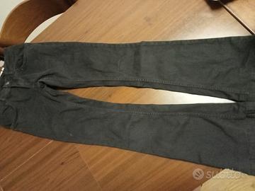 pantaloni neri a zampa 