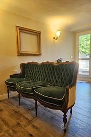 Divano stile Luigi XVI