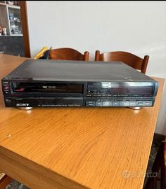 Lettore video cassette sony - recorder - Audio/Video In vendita a Varese