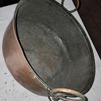 Pentole vecchie in rame