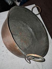 Pentole vecchie in rame