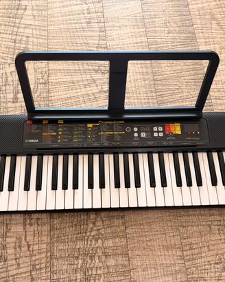 Yamaha PSR-F52
