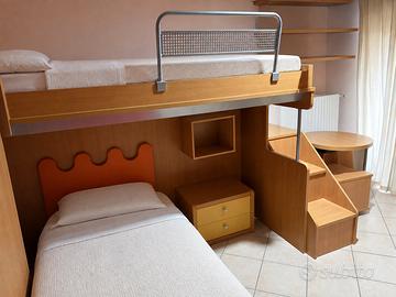 Cameretta completa con letto a soppalco