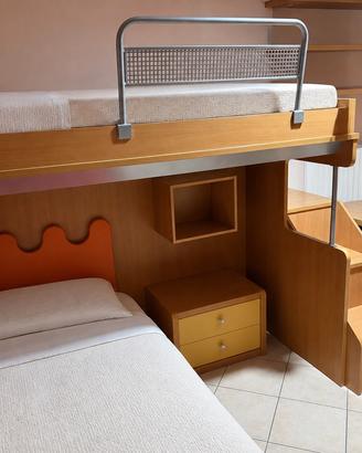 Cameretta completa con letto a soppalco