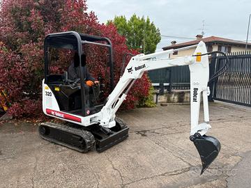 E231 - Mini escavatore Bobcat 320 carro allargabil