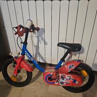 bicicletta con stickers spaider man