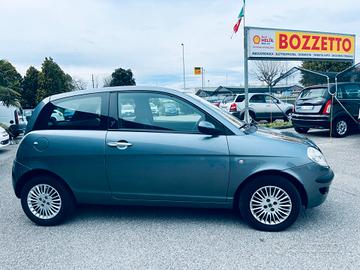 Lancia Ypsilon 1.3 MJT 75 CV Argento per NEOPATENT