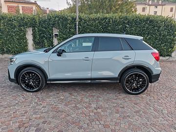 Audi Q2 35 1.5 tfsi Identity Black S-tronic S-line