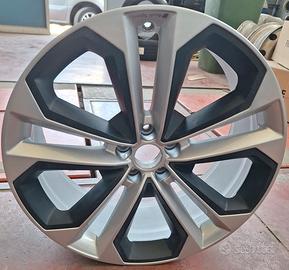 Cerchio Audi Q5/SQ5 255/40 R21