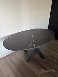 Tavolo design ovale nero in Fenix, nuovo 180cm