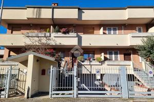 VILLA A SCHIERA A CARUGATE