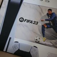 Console PlayStation 5 + 2 joystick nuovi