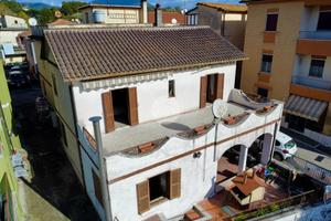 CASA SEMINDIPENDENTE A TARANO