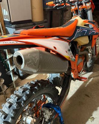 akrapovic completo