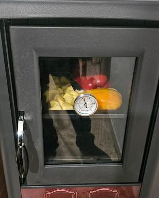 STUFA A LEGNA CON FORNO NORDICA