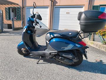 Scooter Sym mio 50