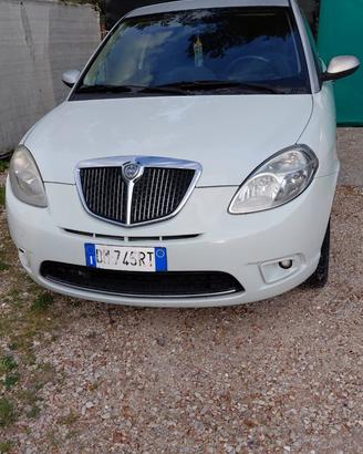 Lancia Y
