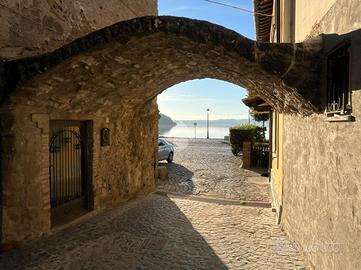 5 LOCALI A ANGUILLARA SABAZIA