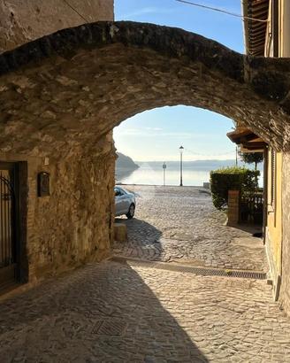 5 LOCALI A ANGUILLARA SABAZIA