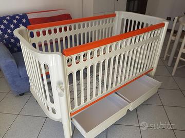 Lettino solido e durevole nel tempo