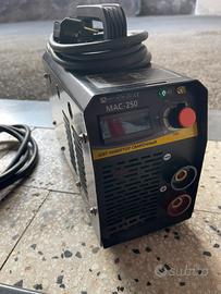 Saldatrice inverter 250a completa di cavi
