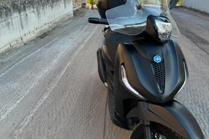 Piaggio beverly 300hpe deepblack
