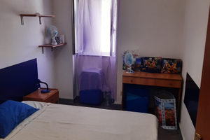 Stanza per ragazza in centro