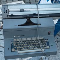 macchina da scrivere olivetti tekne3