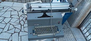 macchina da scrivere olivetti tekne3