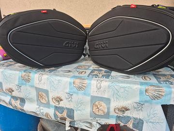 Borse laterali morbide Givi EA101B