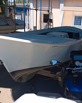 Barca tipo gozzo vetroresina