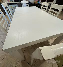 Tavolo in legno bianco allungabile con 6 sedie