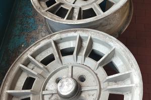 cerchi in ferro e lega per auto d'epoca 
