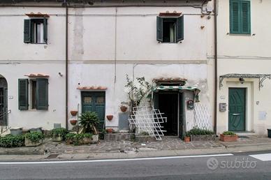 3 LOCALI A ROSIGNANO MARITTIMO