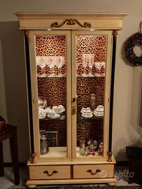 Vetrina stile Impero in legno, color avorio