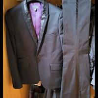 Abito nero elegante stile smoking c/revers
