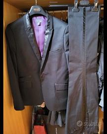 Abito nero elegante stile smoking c/revers