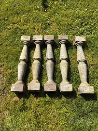 5 colonnine in cemento