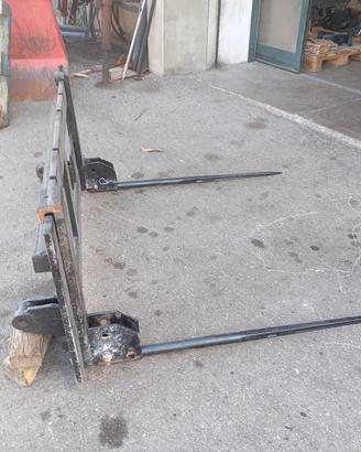 Forca rotoballe trattore