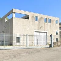 Capannone industriale villa guardia