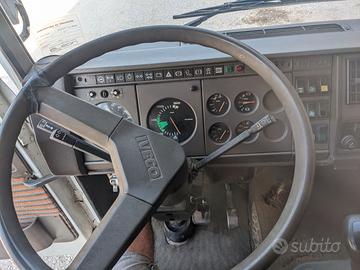 Iveco con Gru Jab  190 36 Turbostar
