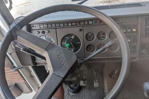 Iveco con Gru Jab  190 36 Turbostar