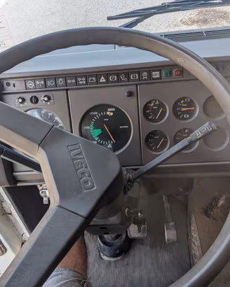 Iveco con Gru Jab  190 36 Turbostar