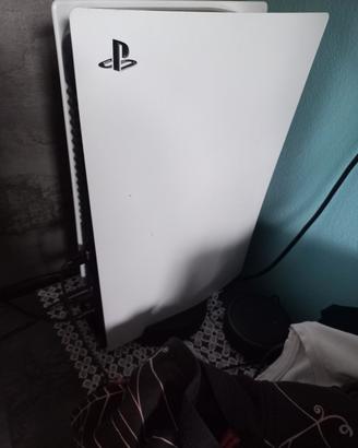 PS5 DISCO CON VOLANTE E 5 GIOCHI